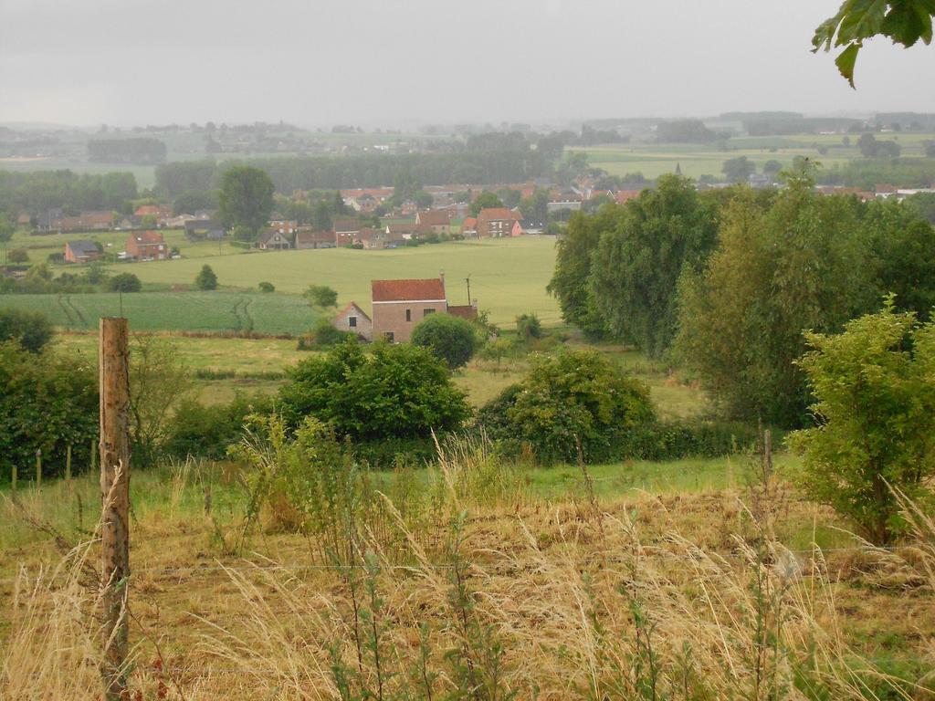 Gite De La Rhosnes Amougies الغرفة الصورة